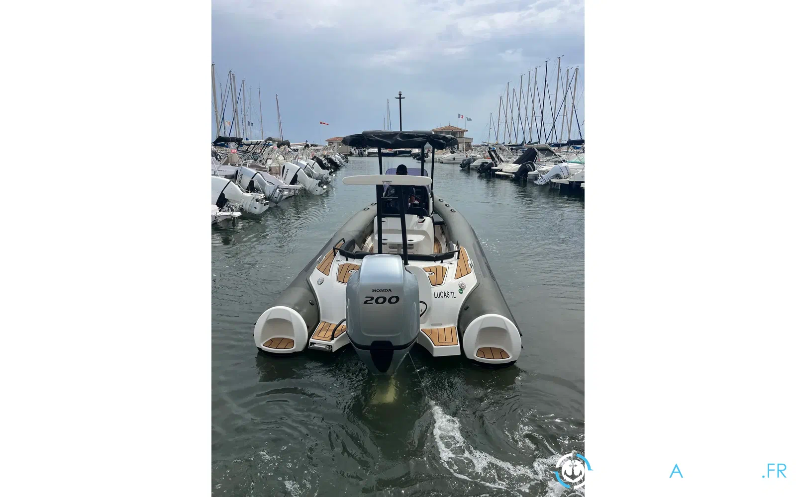 slider 17 Grand Golden Line 680