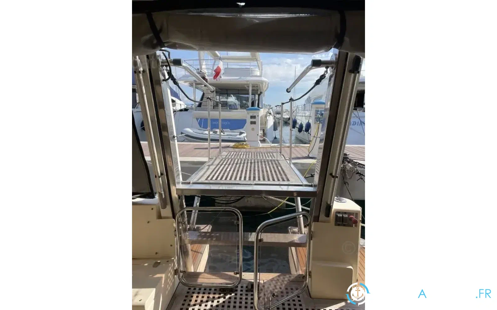 slider 8 Excalibur Boats Sealord Diams 446