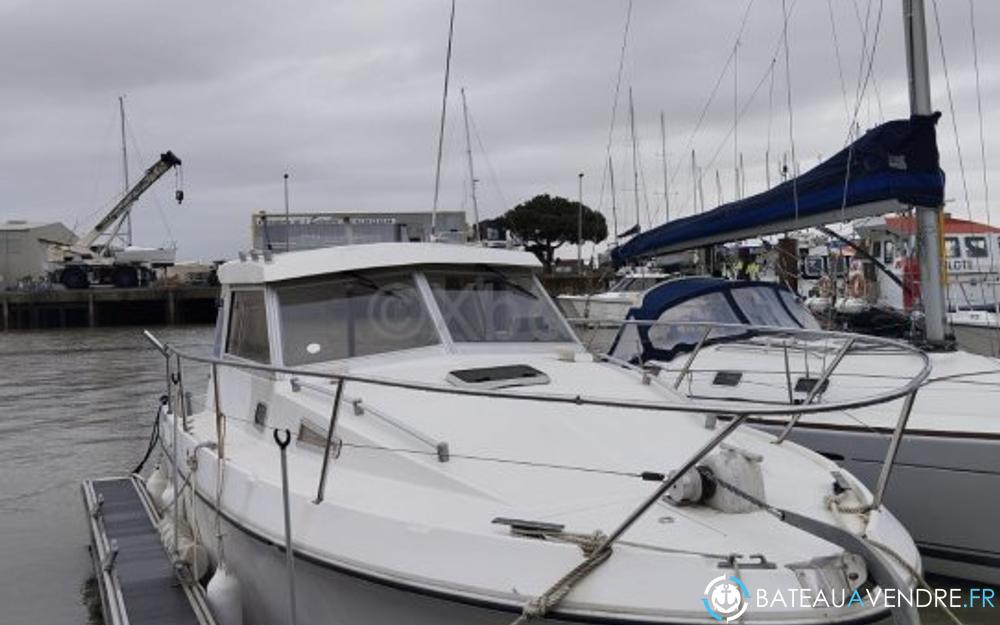 Beneteau Antares 860 photo 2