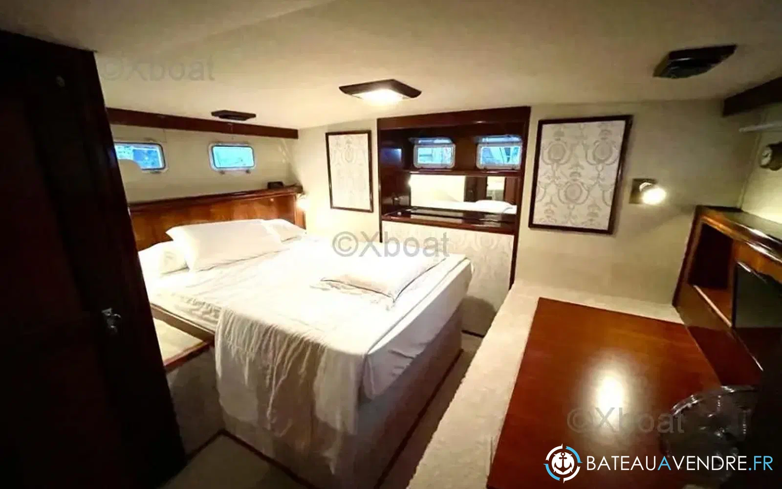 slider 9 Hatteras 43 Motor Yacht