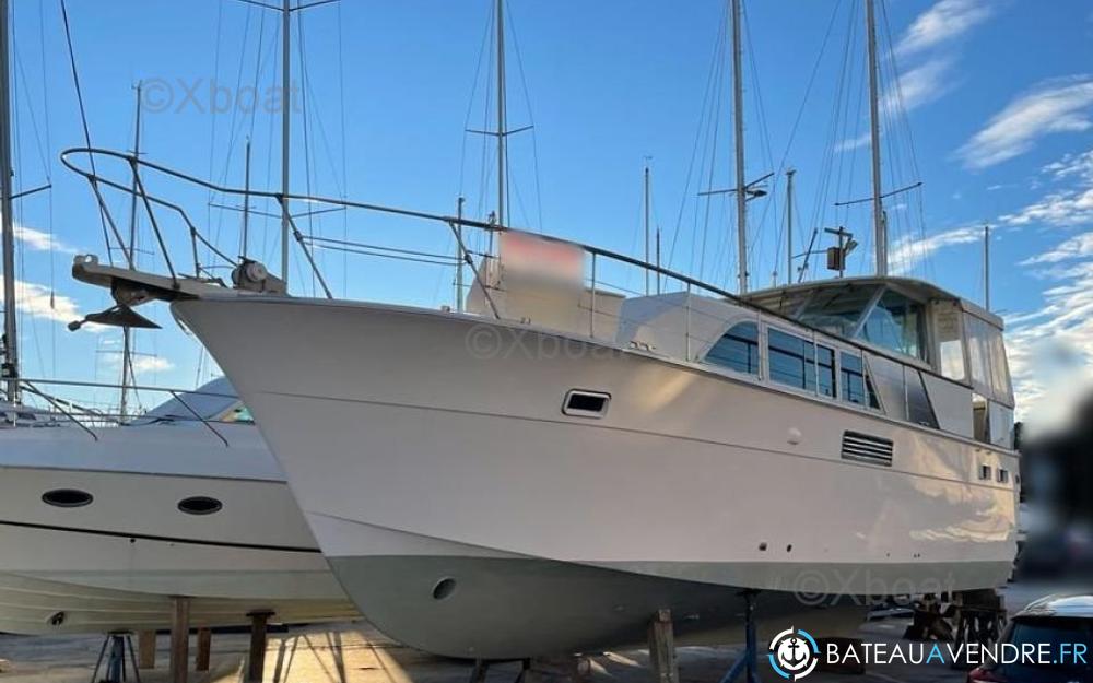 Hatteras 43 Motor Yacht photo 4