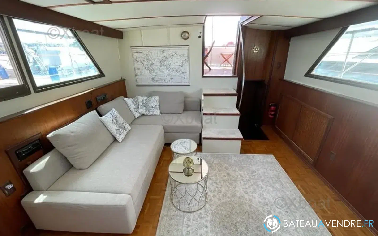 slider 8 Hatteras 43 Motor Yacht