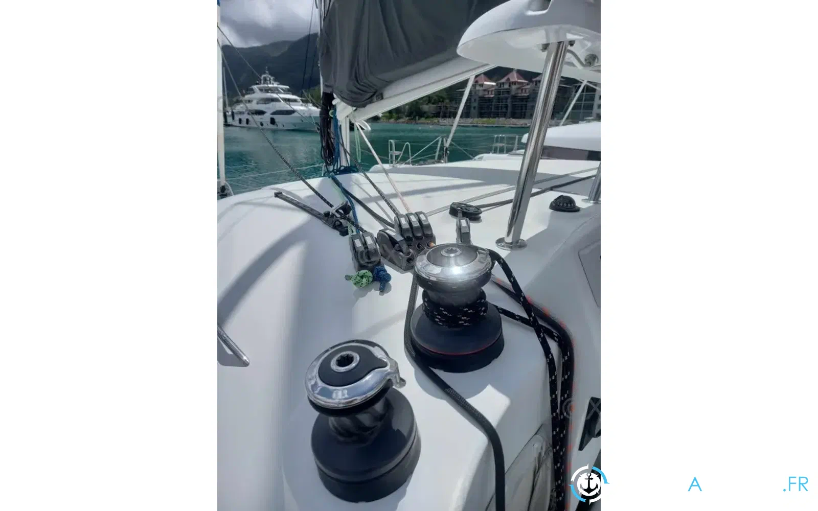 slider 4 Lagoon 380 S2