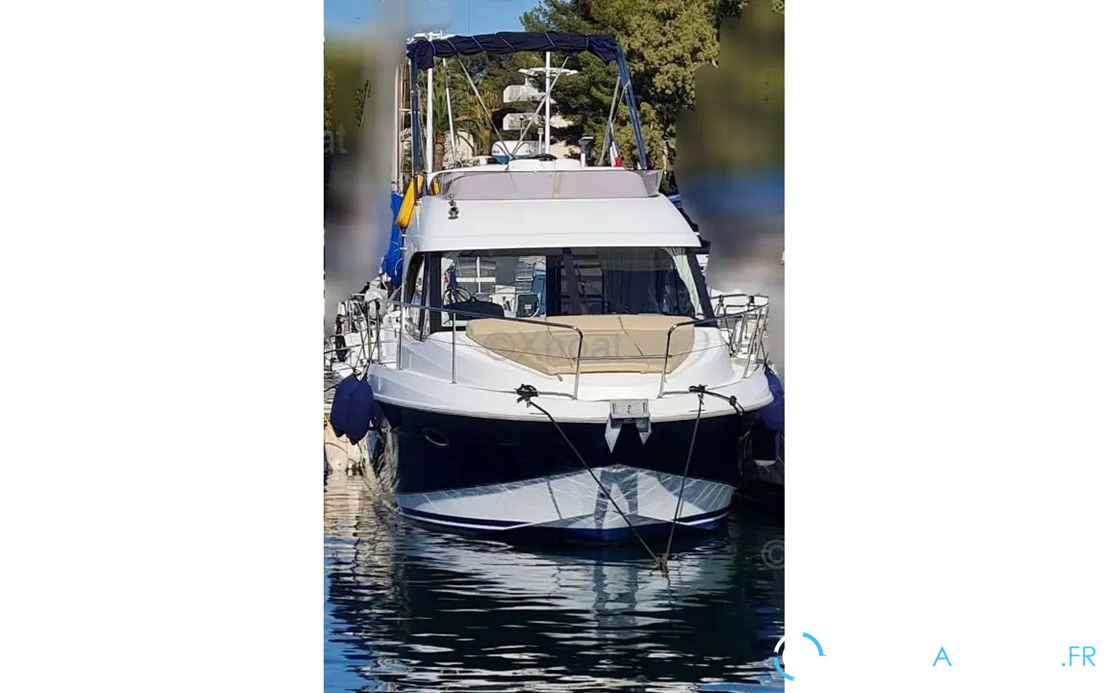 slider 1 Beneteau Antares 30 Fly