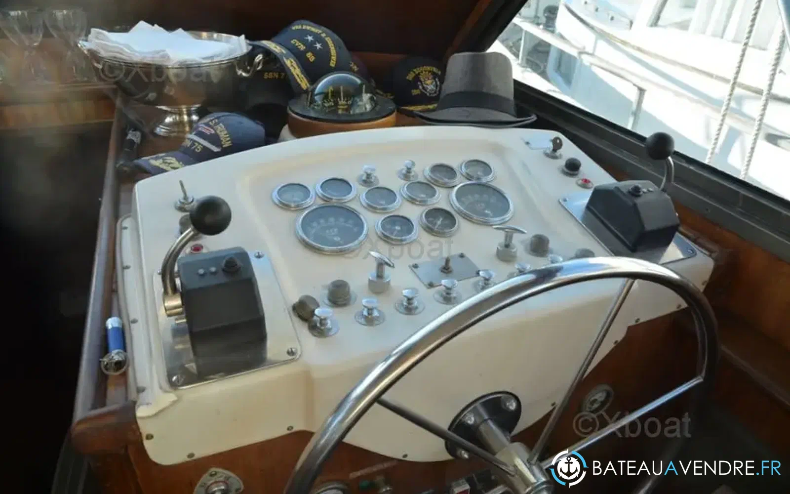 slider 11 Hatteras 46 Convertible