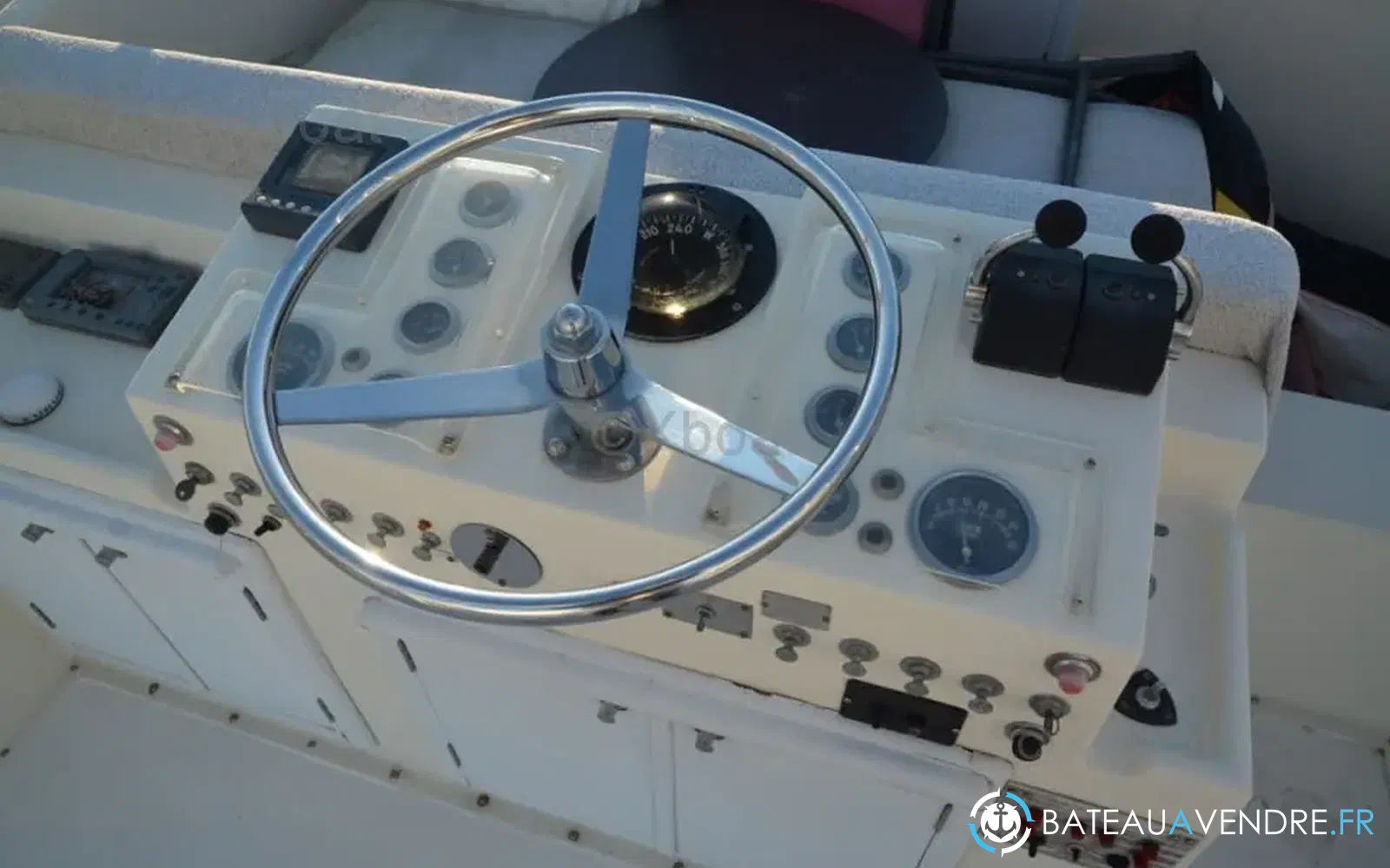 slider 5 Hatteras 46 Convertible