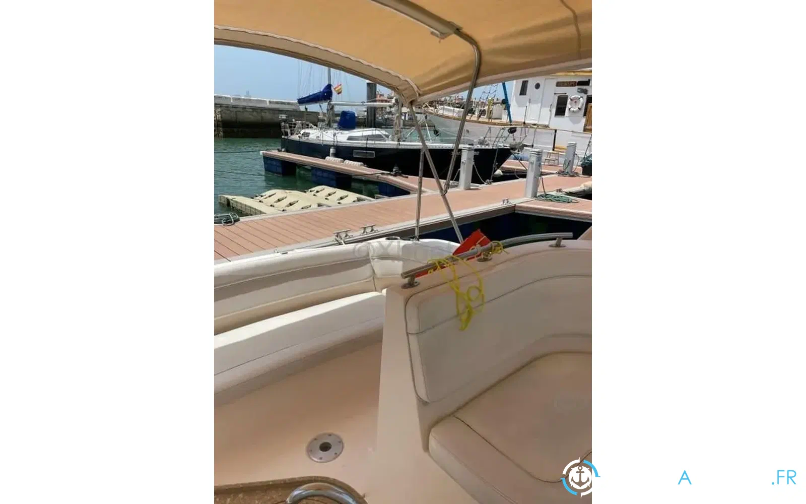 slider 7 Rinker 300 Fiesta