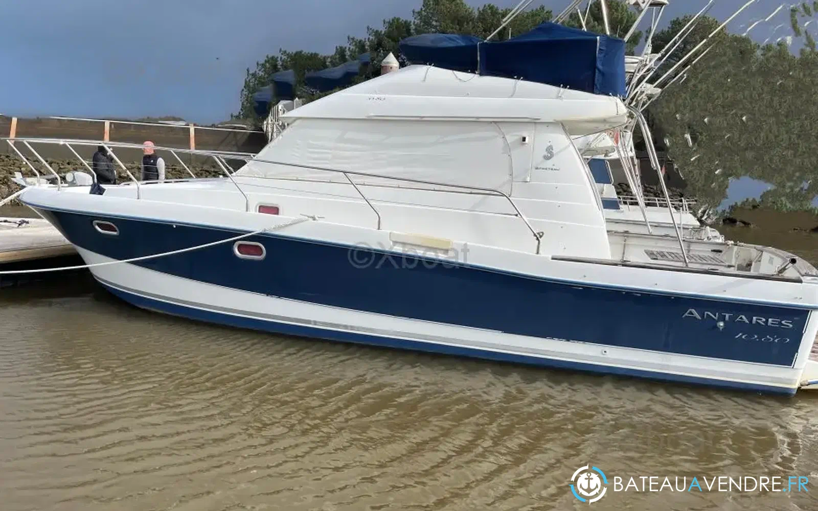 slider 1 Beneteau Antares 10.80 Fly