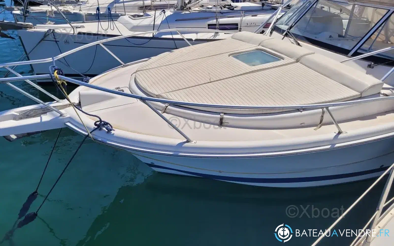 slider 10 Luhrs 28 Open