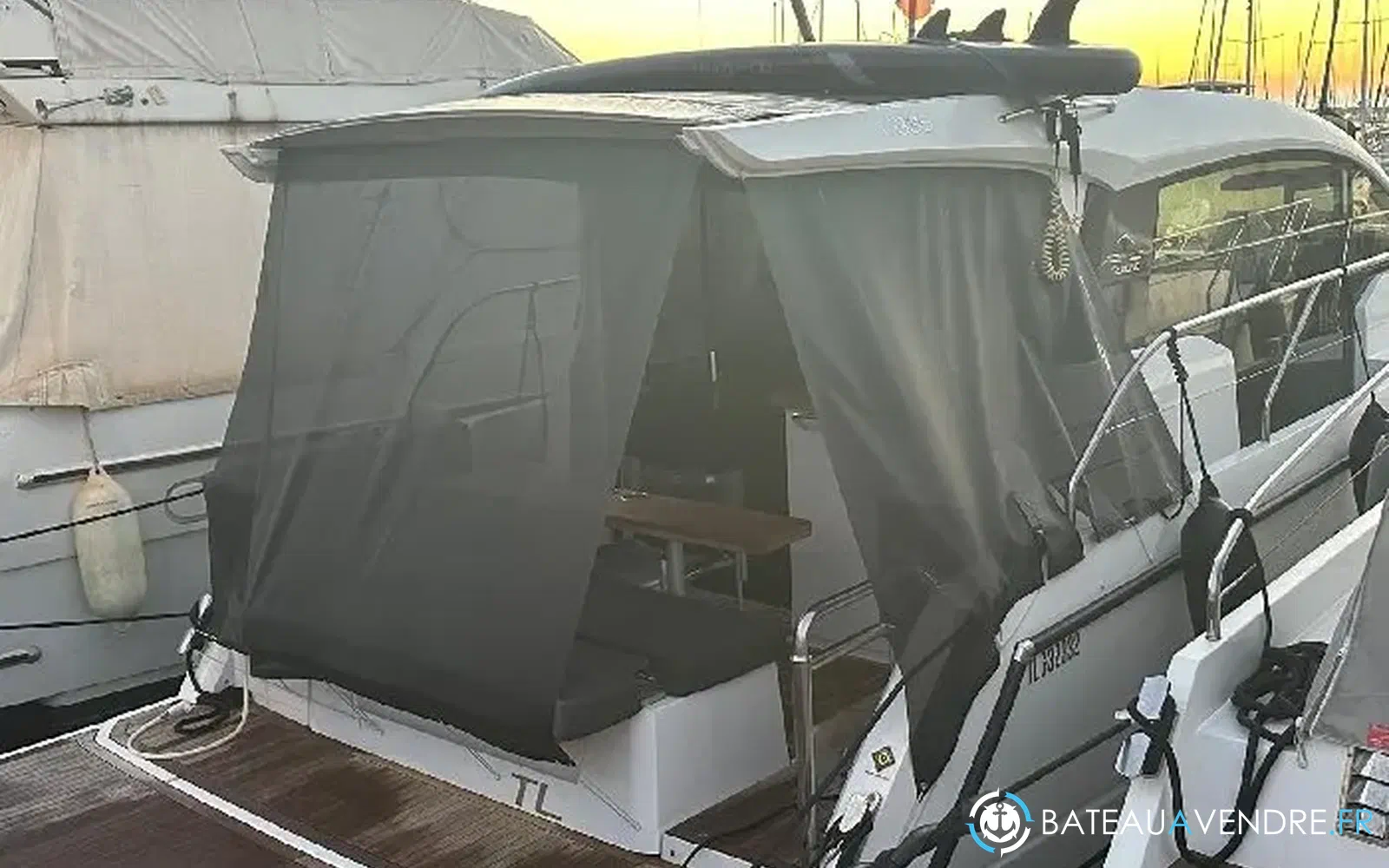 slider 3 Sealine C335
