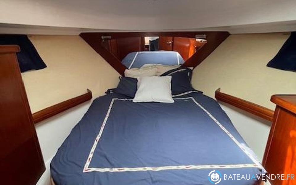 Beneteau Antares 980 Fly interieur photo 4