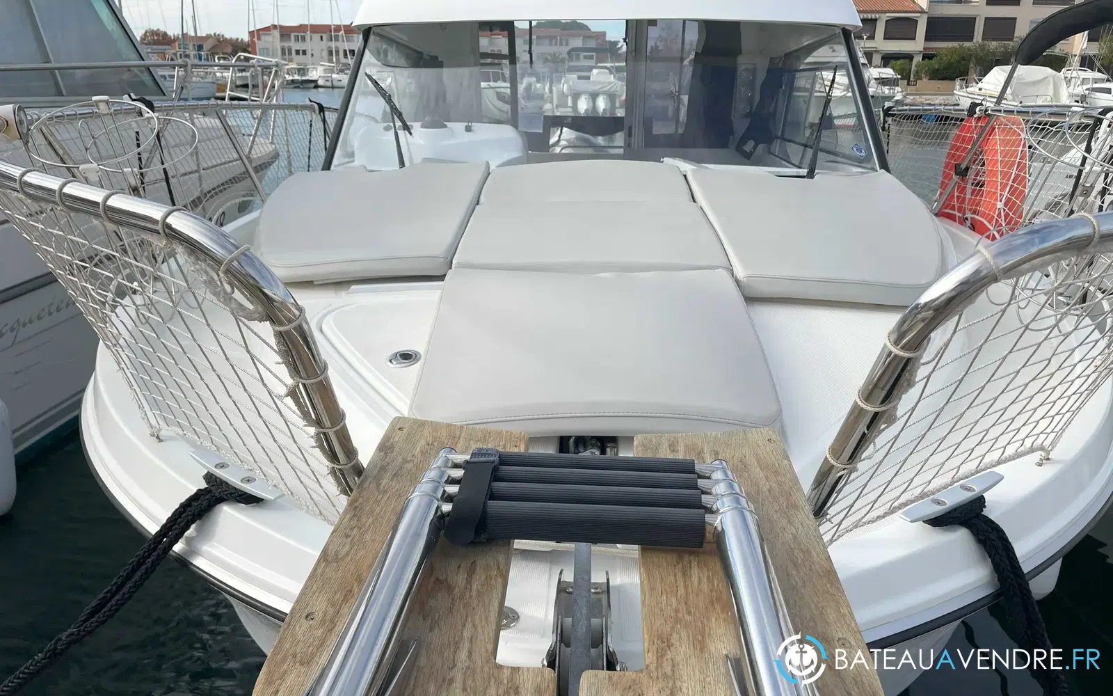 slider 13 Beneteau Antares 8 OB