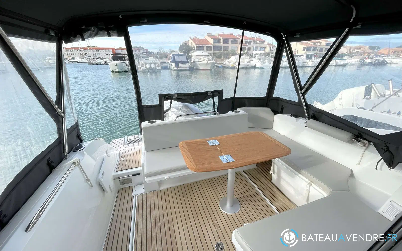 slider 2 Beneteau Antares 8 OB