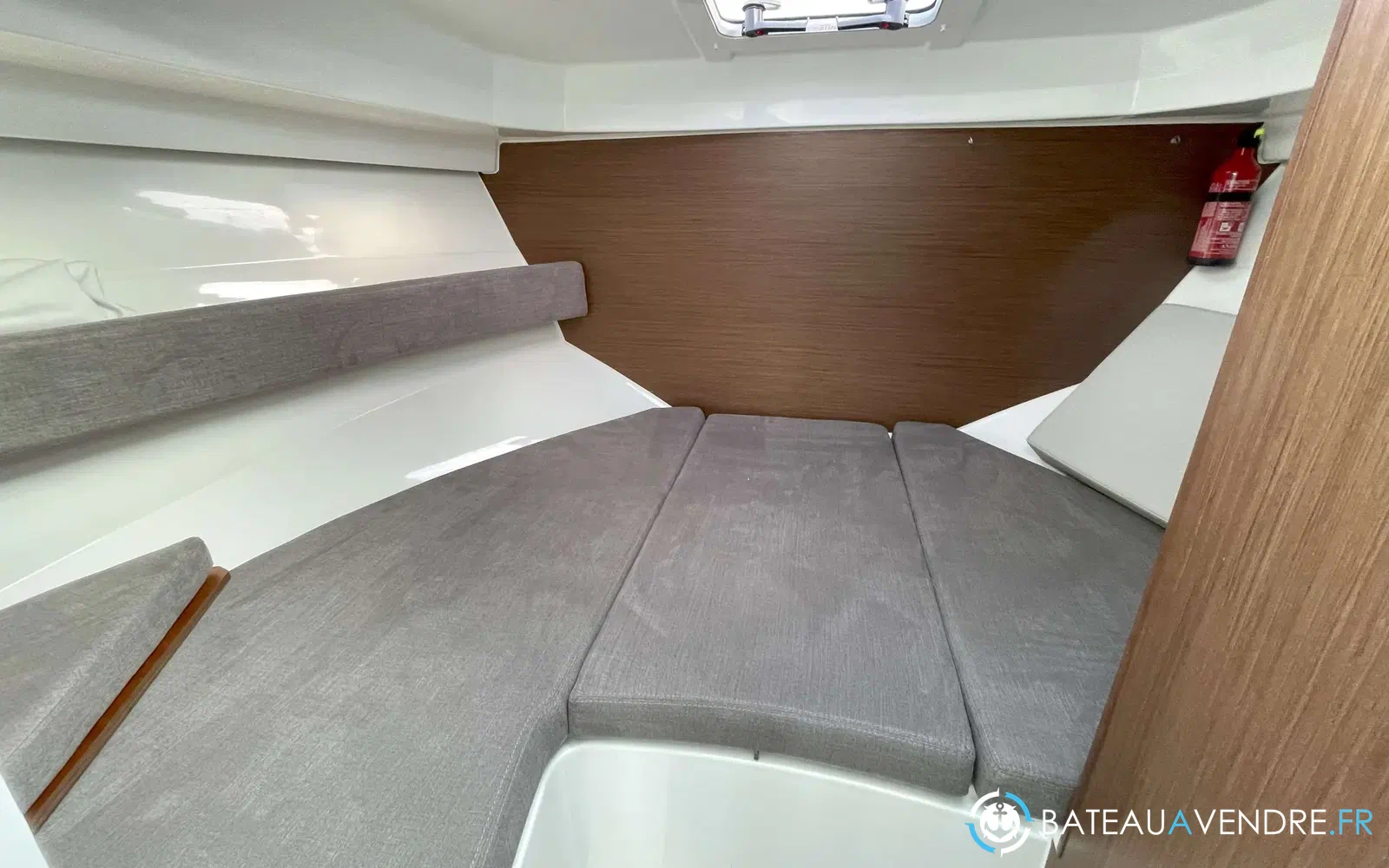 slider 4 Beneteau Antares 8 OB