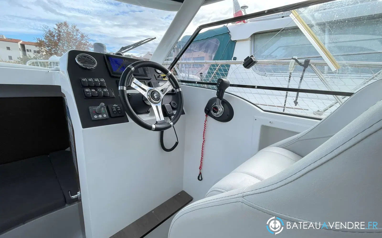 slider 8 Beneteau Antares 8 OB