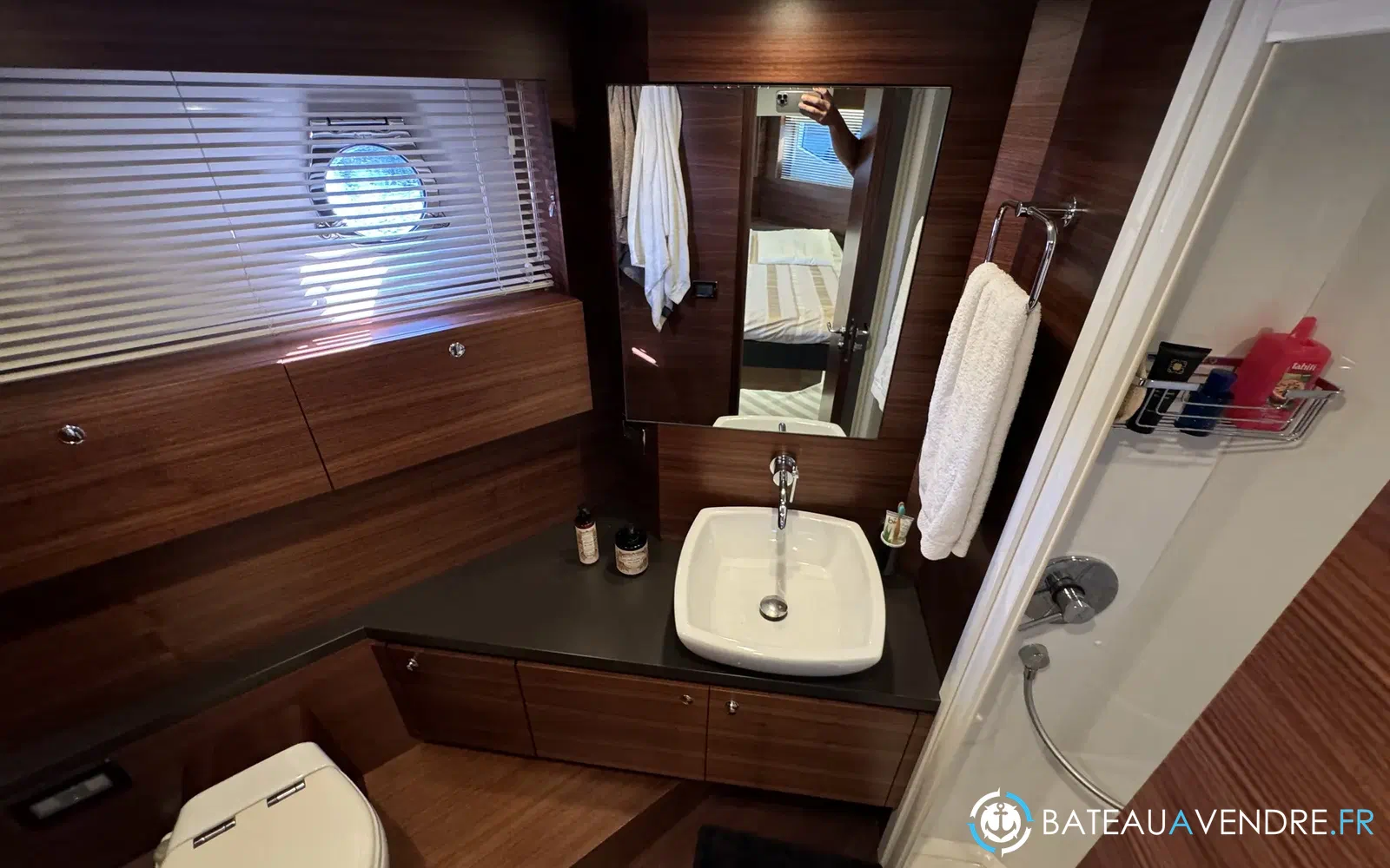 slider 28 Queens Yachts 50 HT