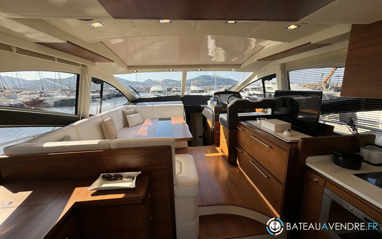 slider 8 Queens Yachts 50 HT