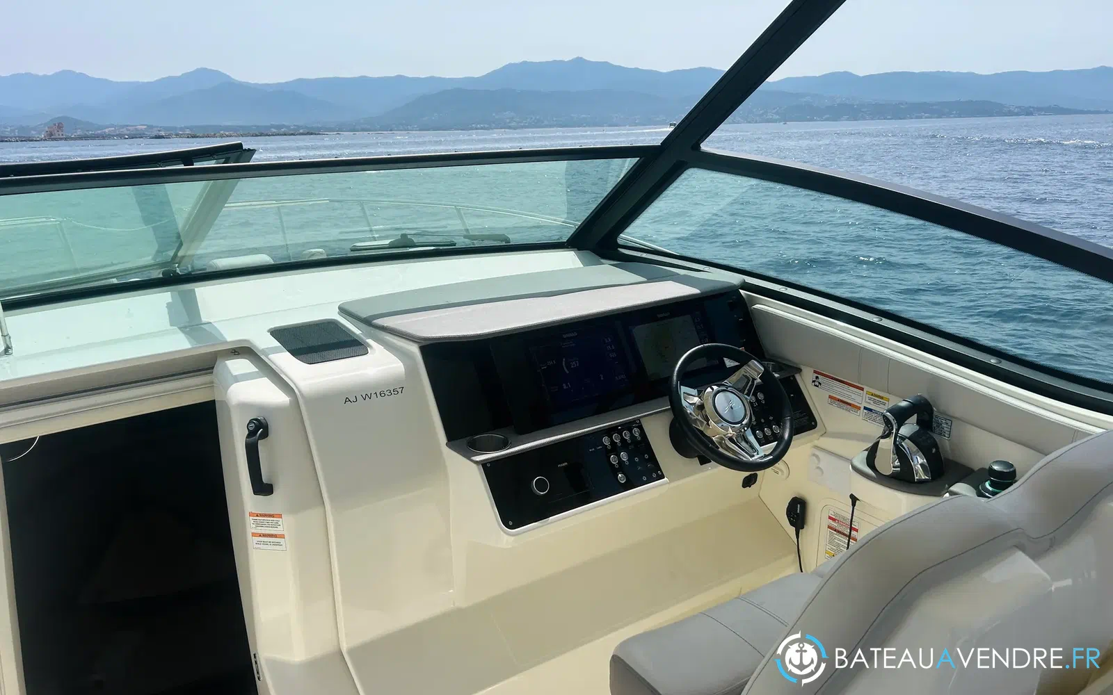 slider 9 Sea Ray 320 Sundancer