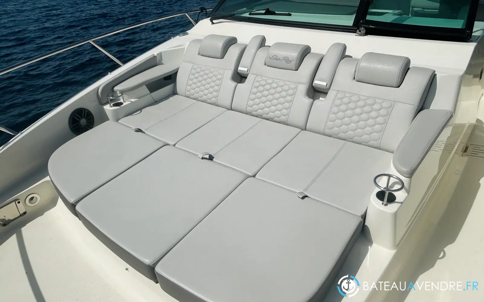 slider 4 Sea Ray 320 Sundancer