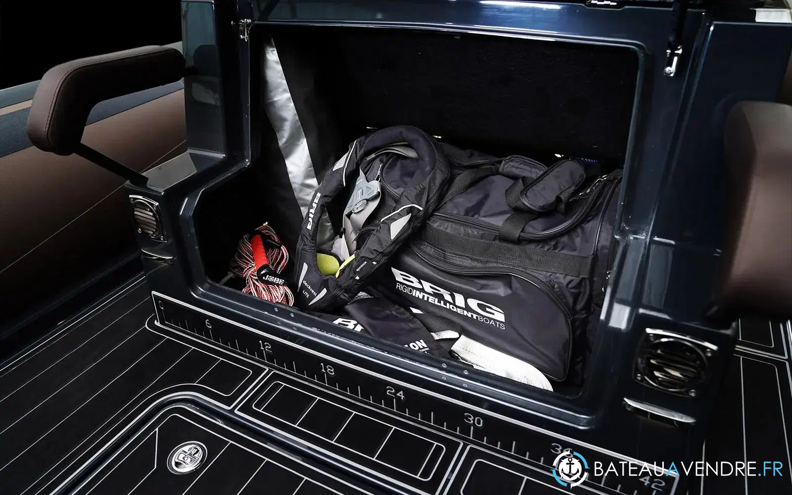slider 14 Brig Navigator 26