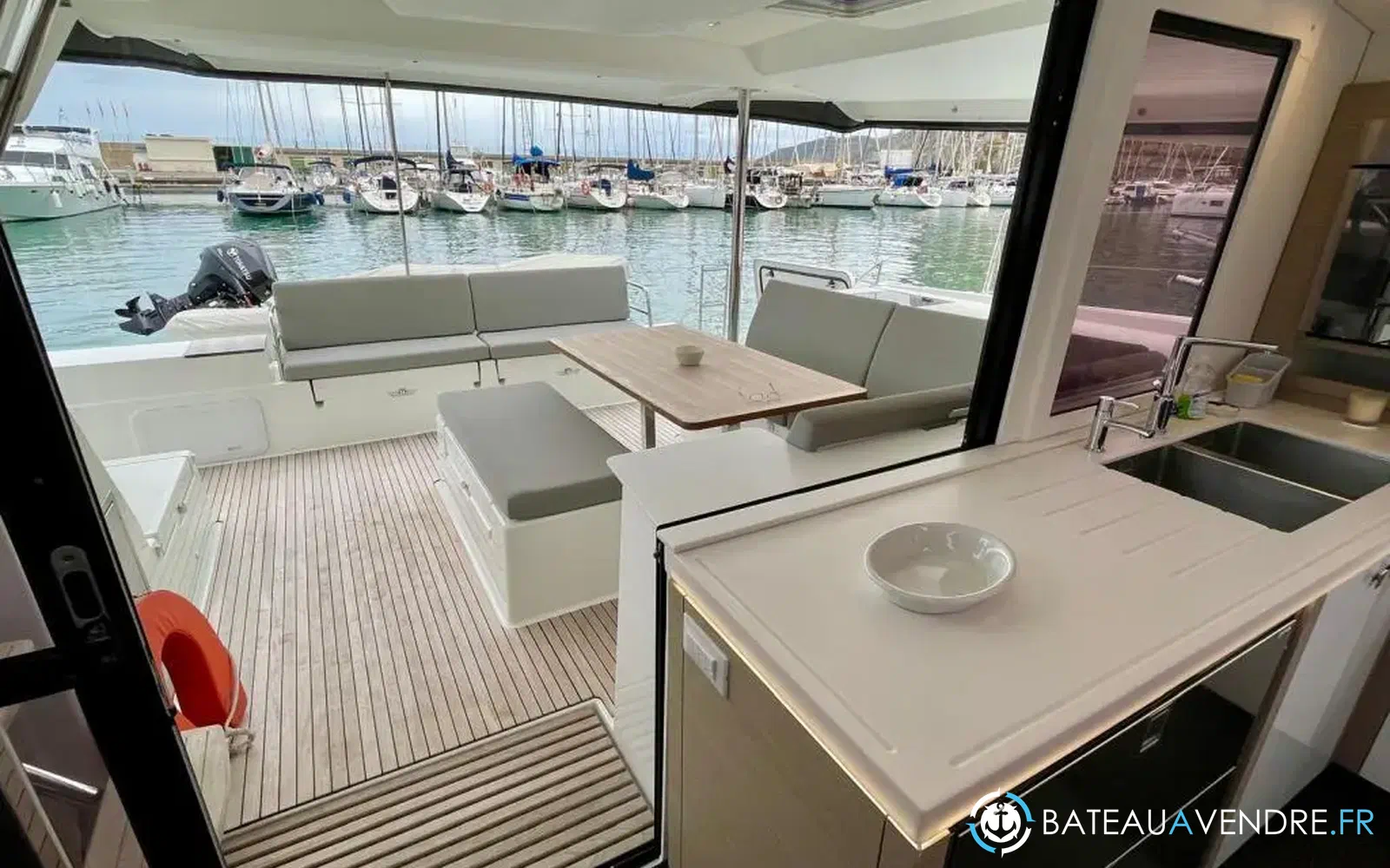 slider 9 Fountaine Pajot Saona 47