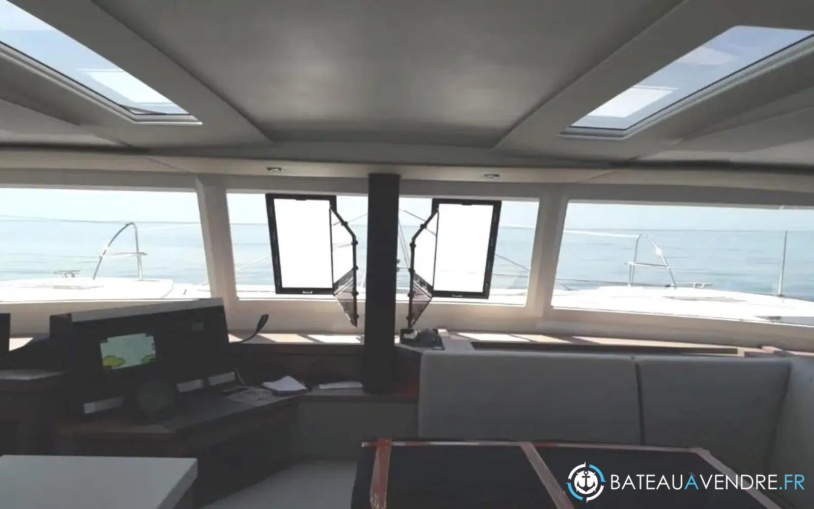 slider 10 Fountaine Pajot Saona 47