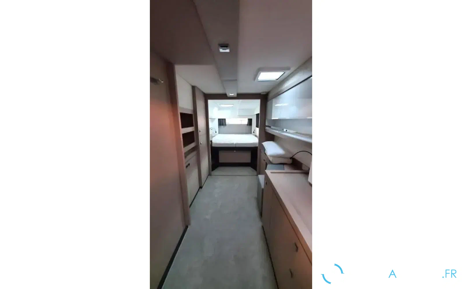 slider 11 Fountaine Pajot Saona 47