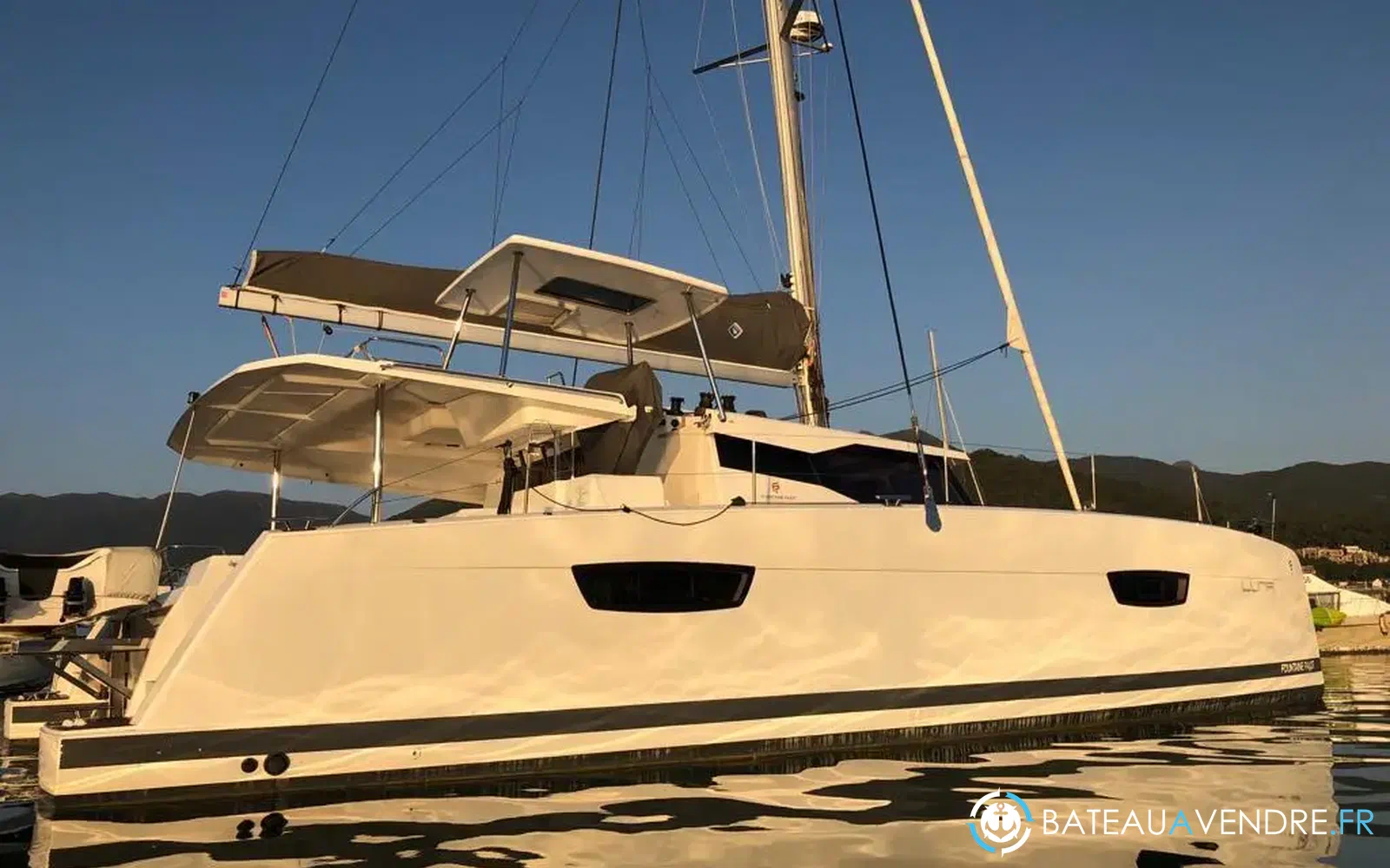 slider 2 Fountaine Pajot Saona 47