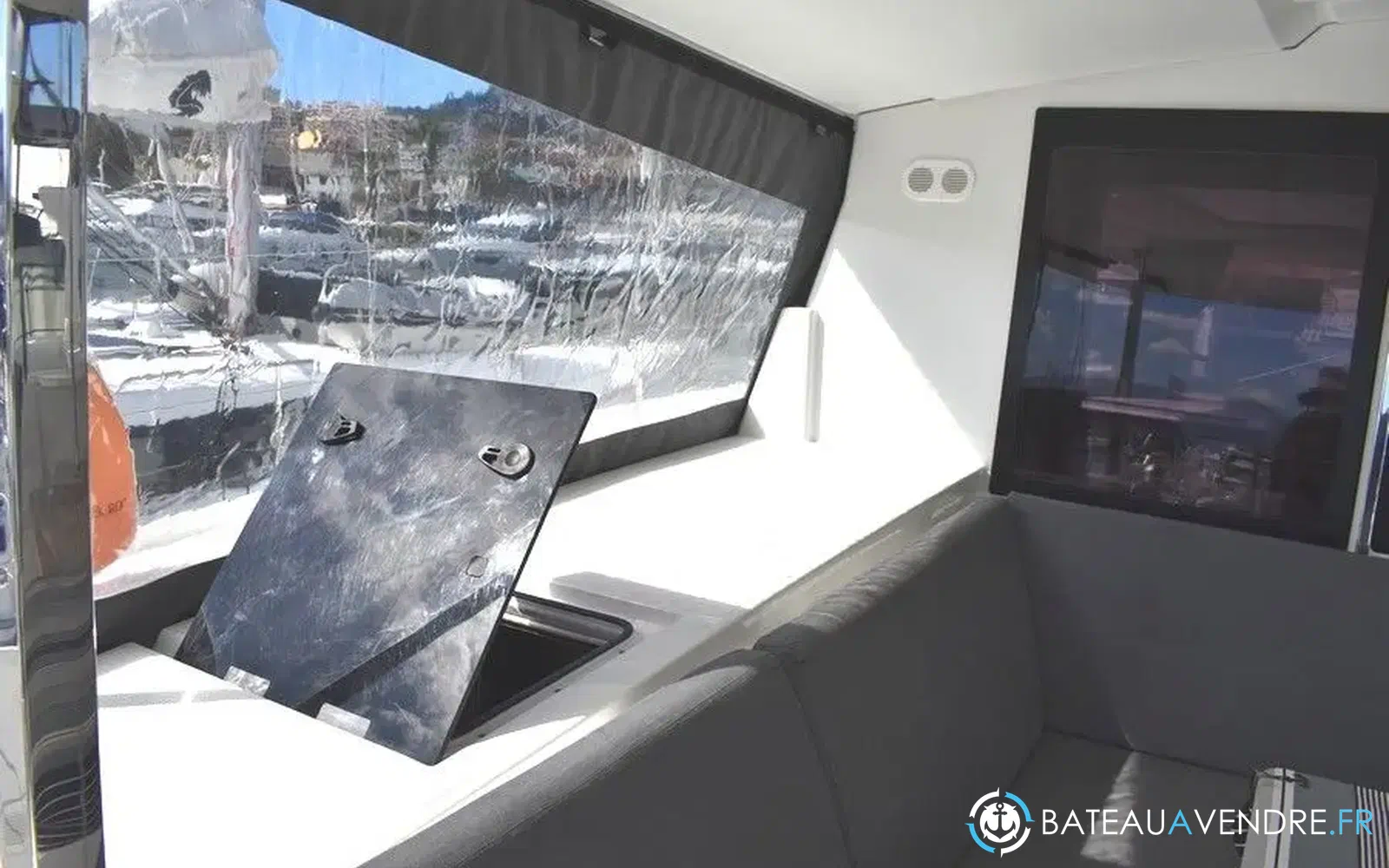 slider 9 Fountaine Pajot Isla 40