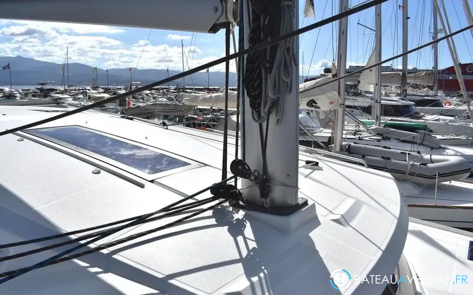 slider 16 Fountaine Pajot Isla 40