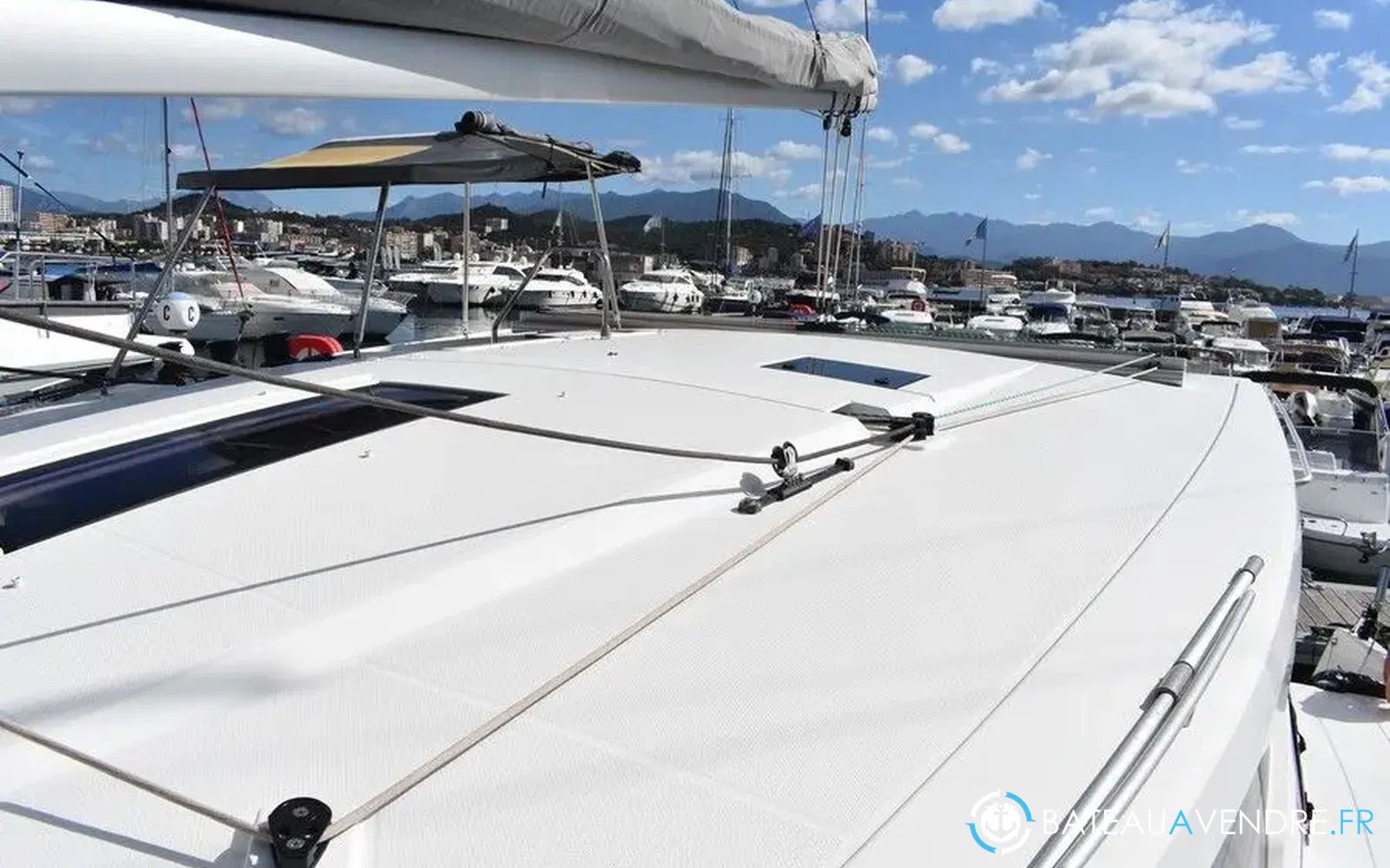 slider 19 Fountaine Pajot Isla 40
