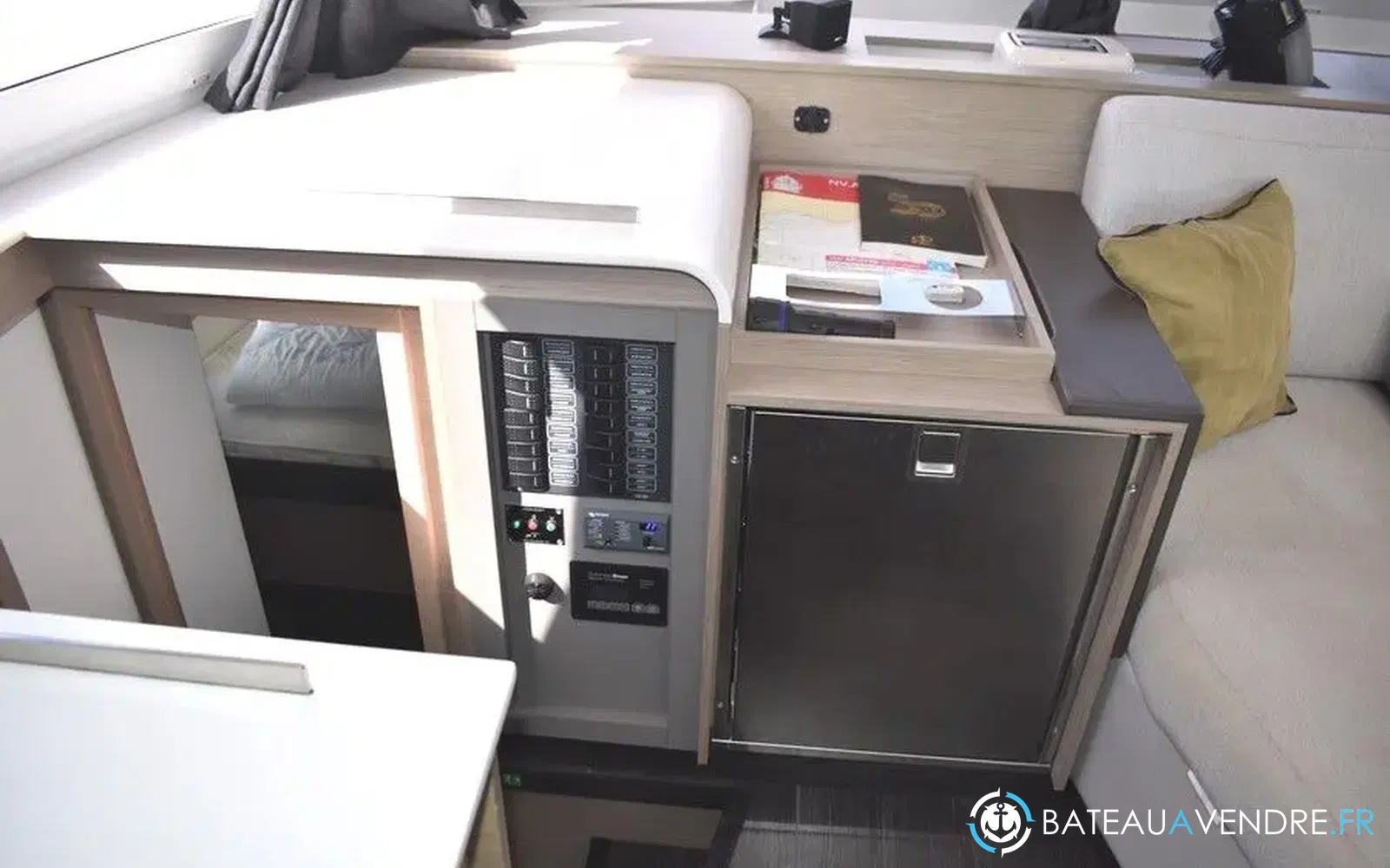 slider 25 Fountaine Pajot Isla 40