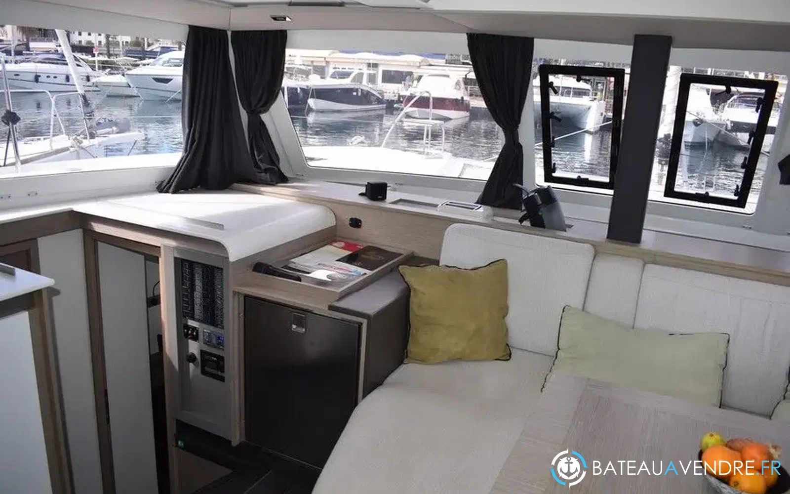 slider 26 Fountaine Pajot Isla 40