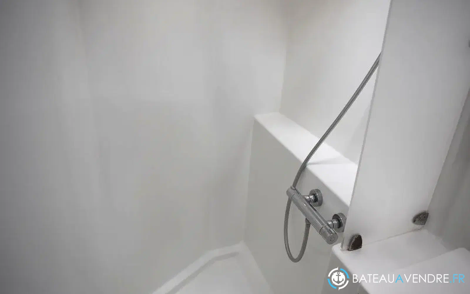 slider 34 Fountaine Pajot Isla 40