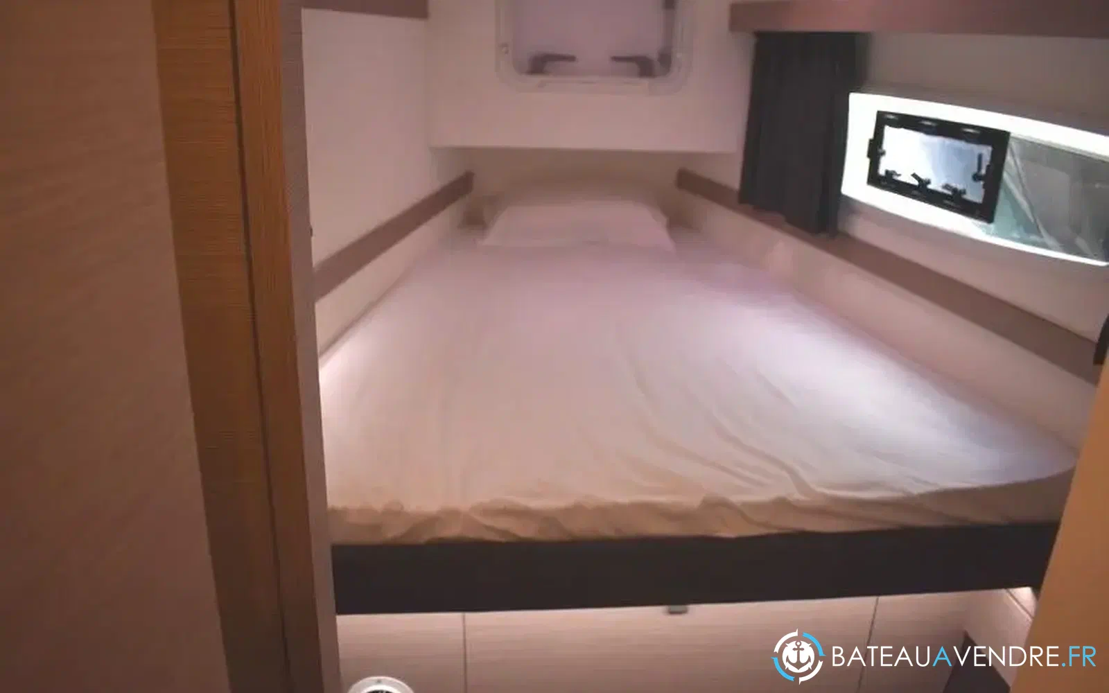 slider 36 Fountaine Pajot Isla 40