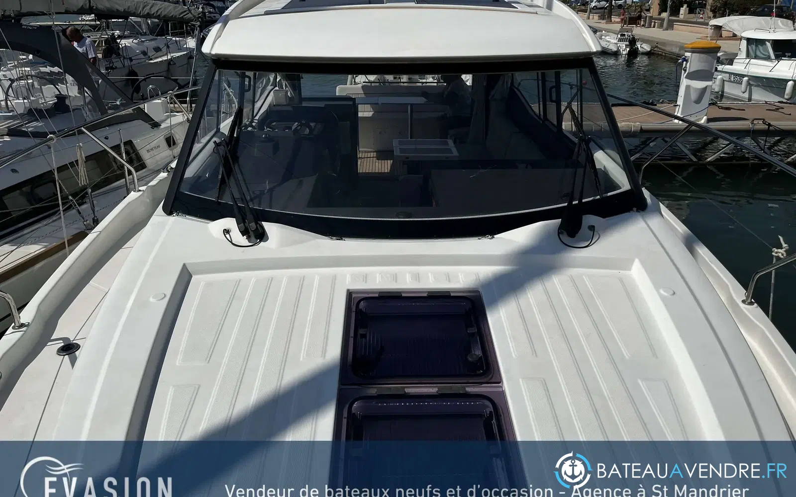 slider 14 Jeanneau NC 37
