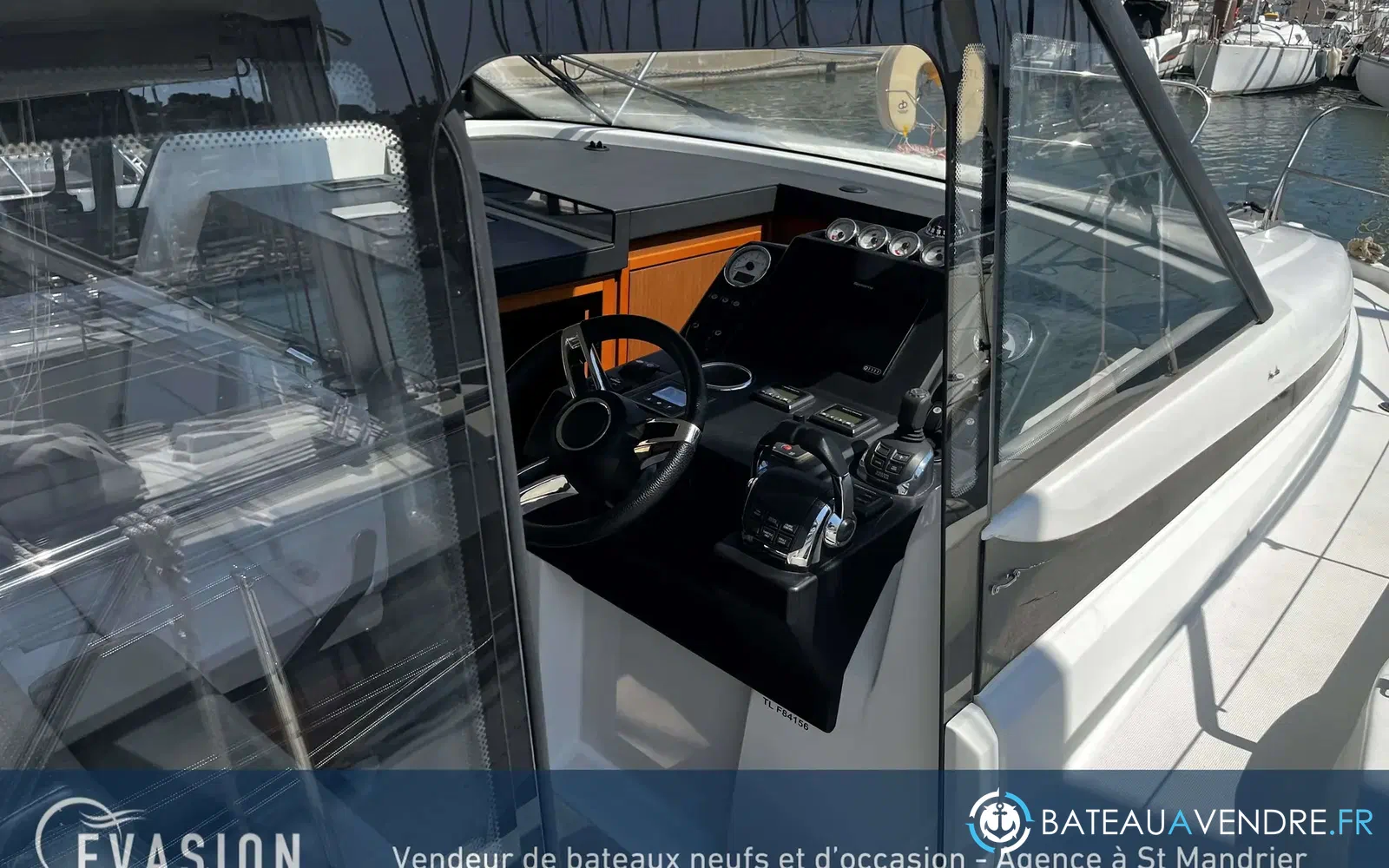 slider 15 Jeanneau NC 37