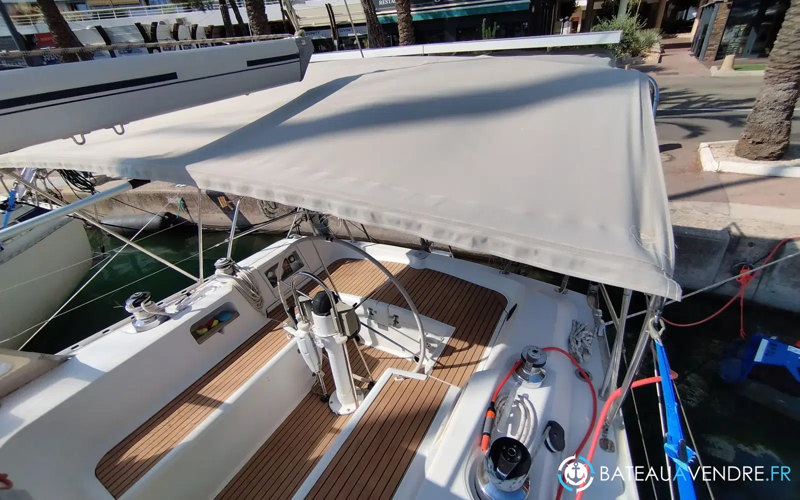 slider 6 Jeanneau Voyage 12.50