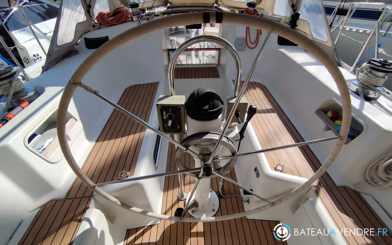 slider 8 Jeanneau Voyage 12.50