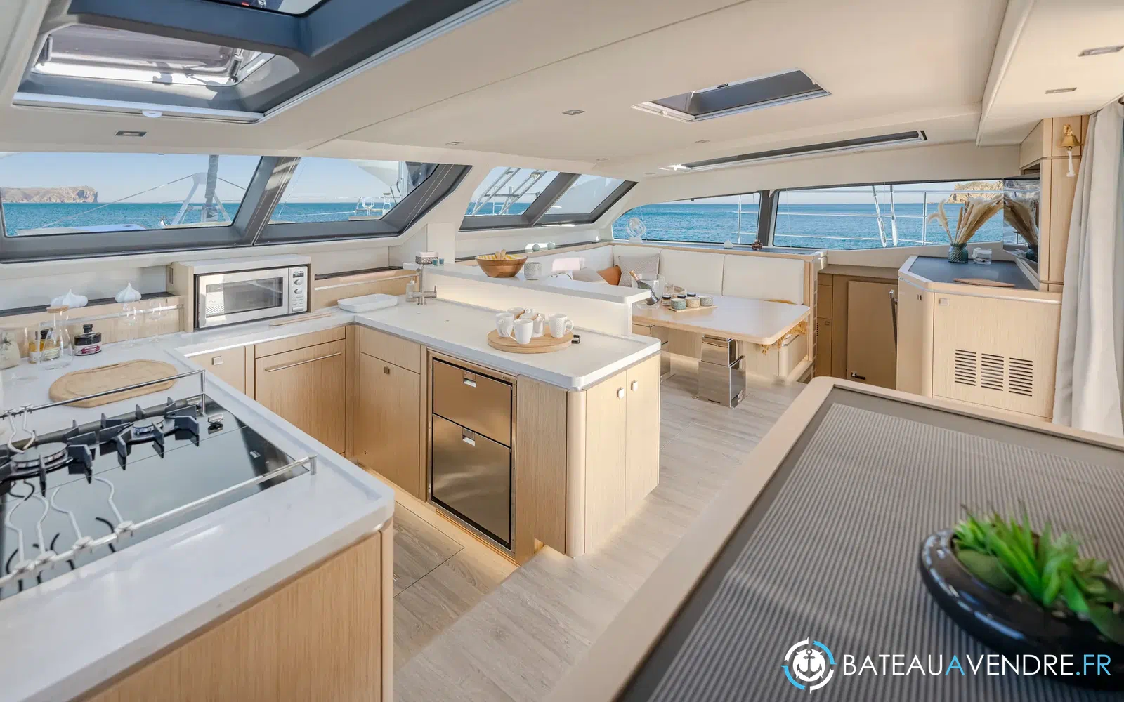 slider 6 Privilege Marine Signature 510
