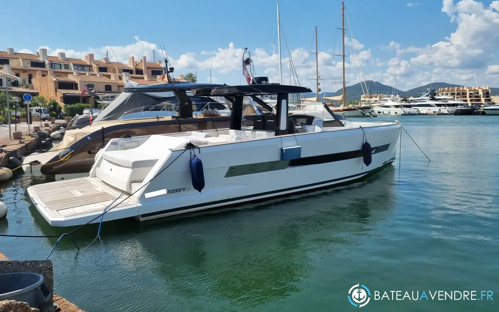 slider 0 Fjord 44 Open