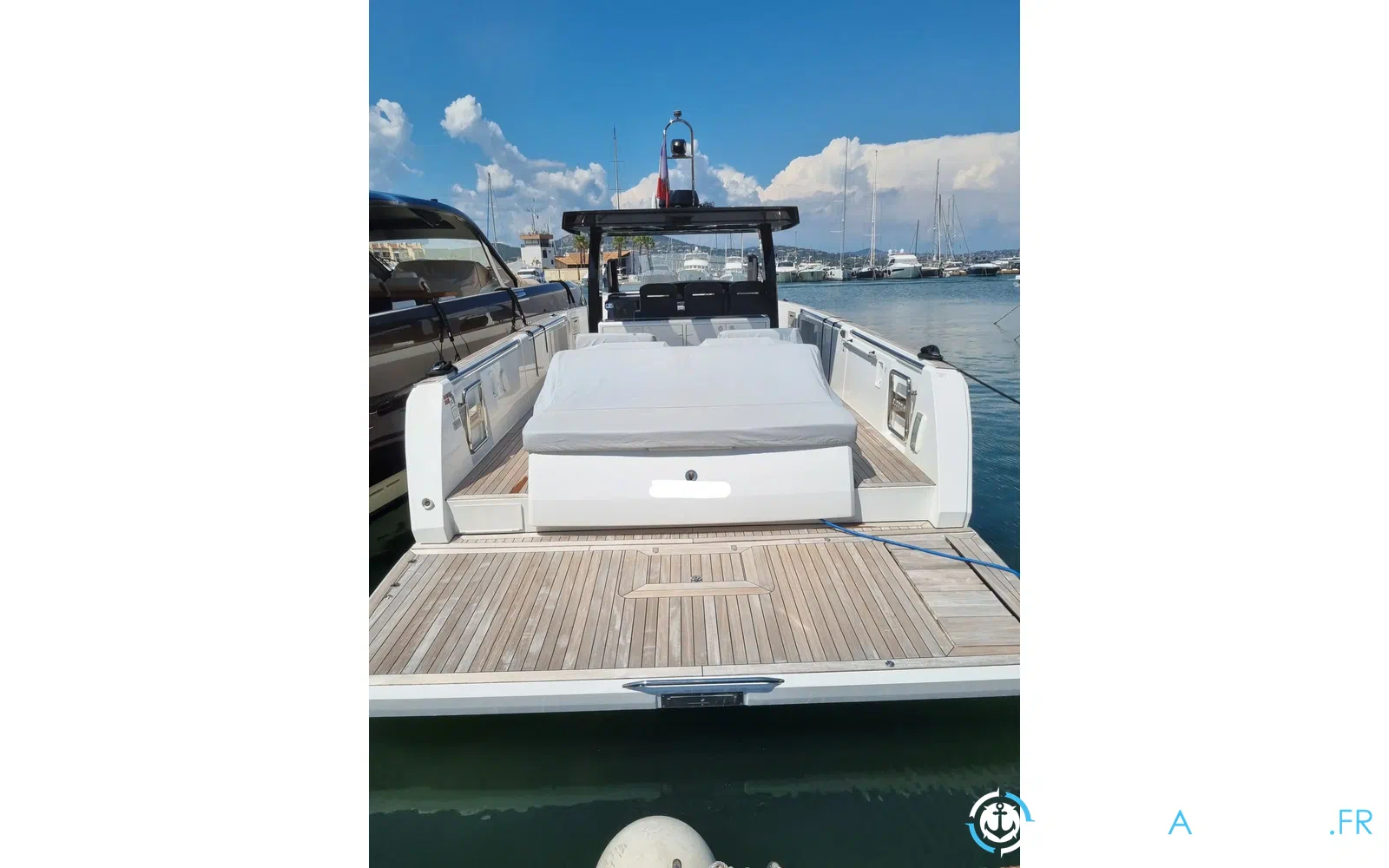 slider 3 Fjord 44 Open