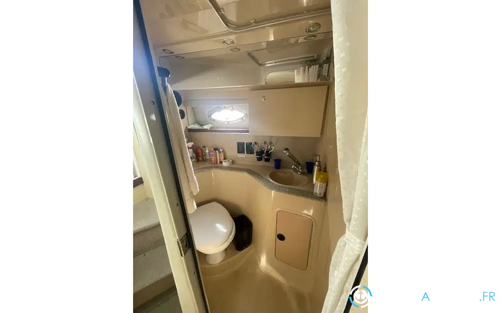slider 10 Cruisers Yachts 2870 Express