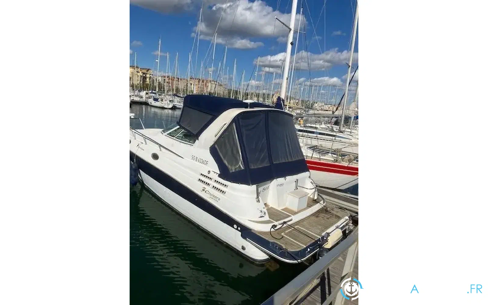 slider 1 Cruisers Yachts 2870 Express
