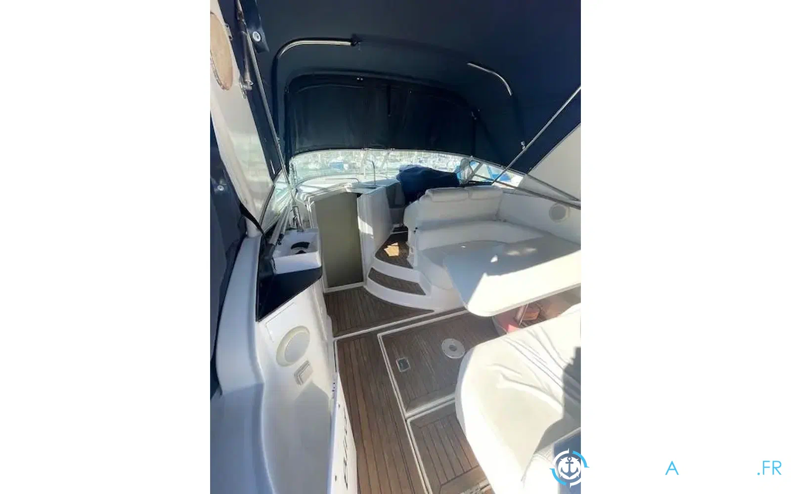 slider 2 Cruisers Yachts 2870 Express