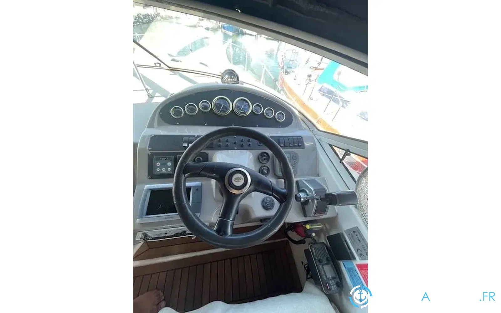 slider 4 Cruisers Yachts 2870 Express