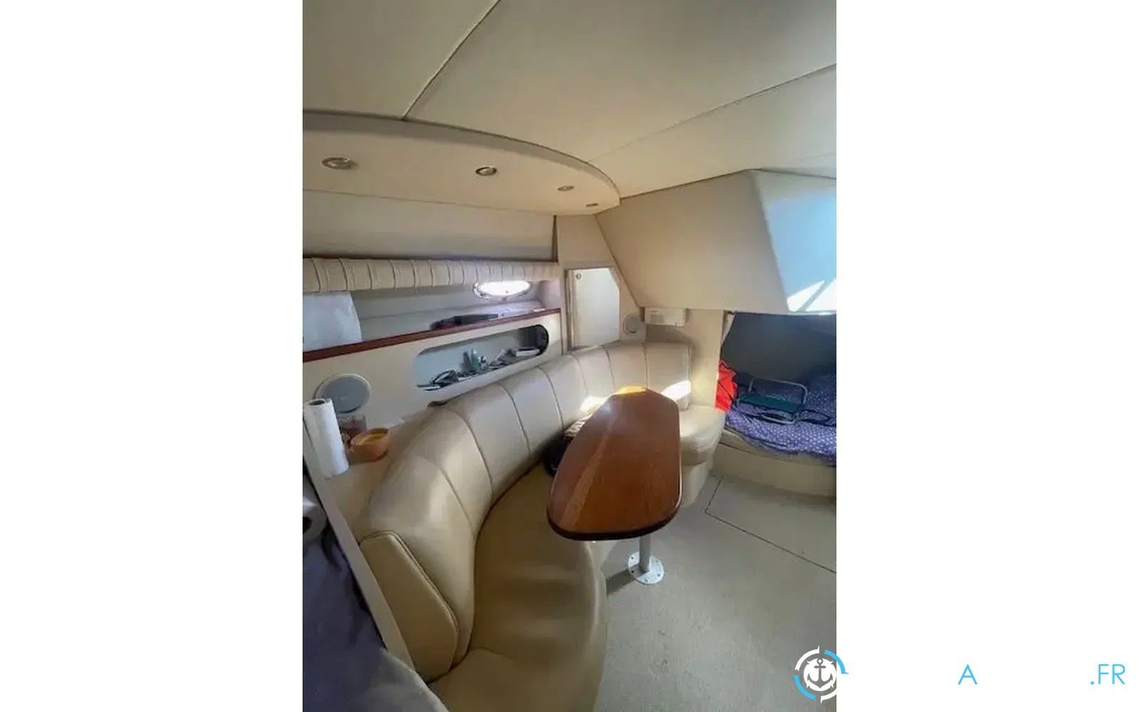 slider 6 Cruisers Yachts 2870 Express