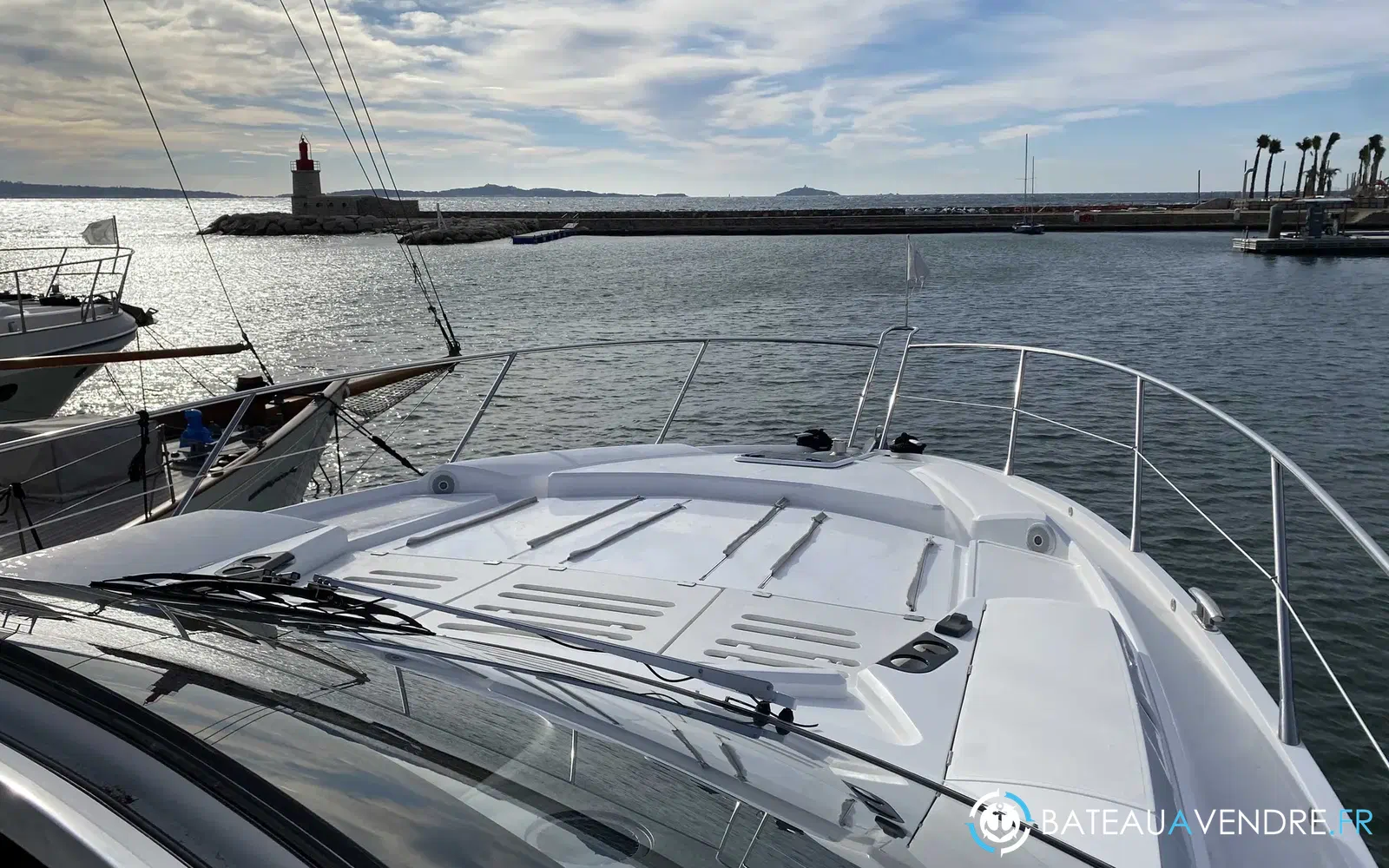 slider 10 Sunseeker Predator 57