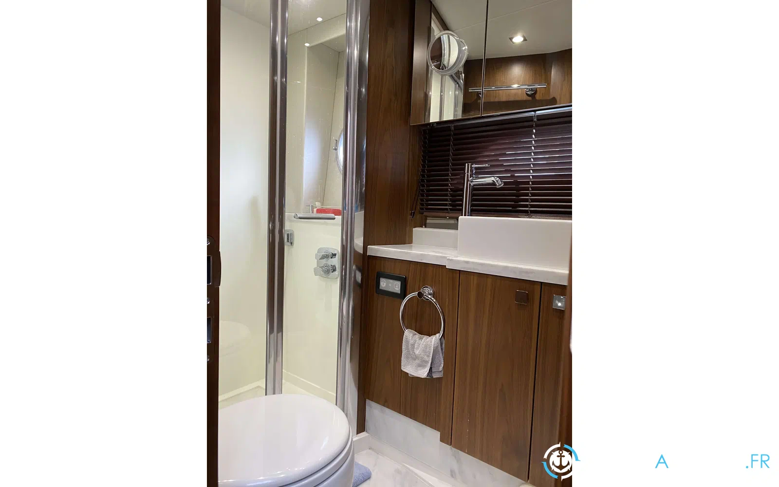 slider 15 Sunseeker Predator 57