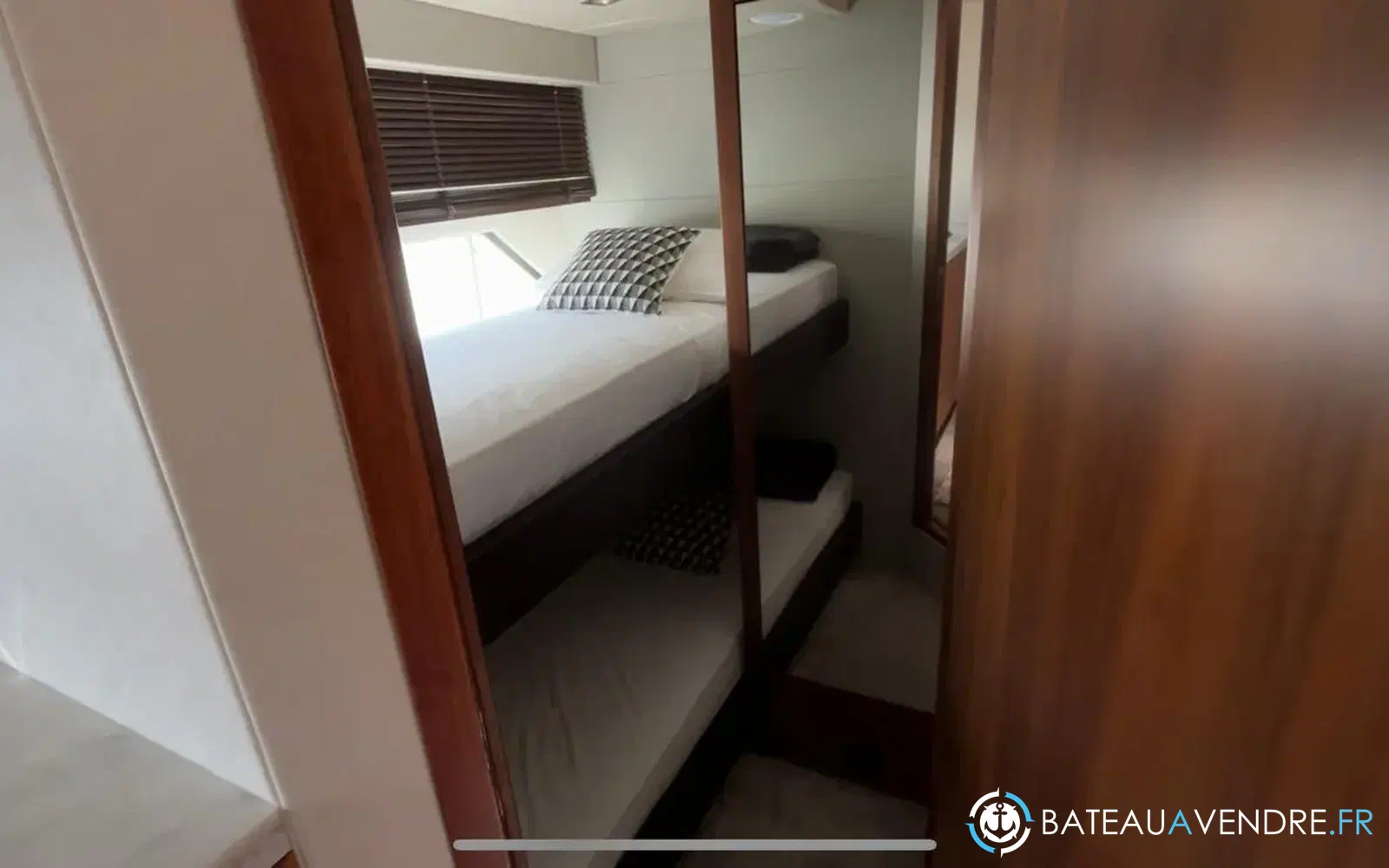 slider 16 Sunseeker Predator 57